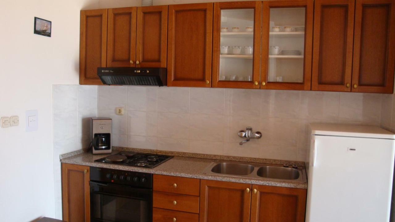 Apartments Dorkin Preko Exterior photo